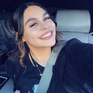 Meet your Posher, Alexia
